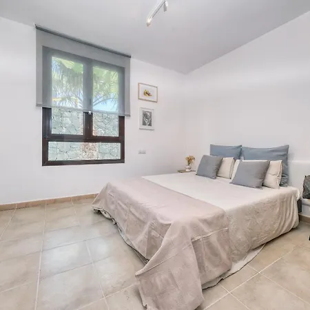 Sapri Piscina Climatizada Feriehus *
